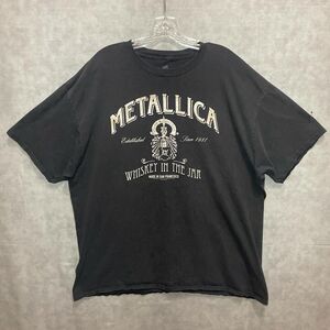 Vintage 2005 Metallica shirt.